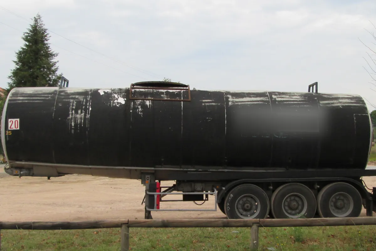 Insulated tank semi-trailer of the kind heated chemical loads travel in